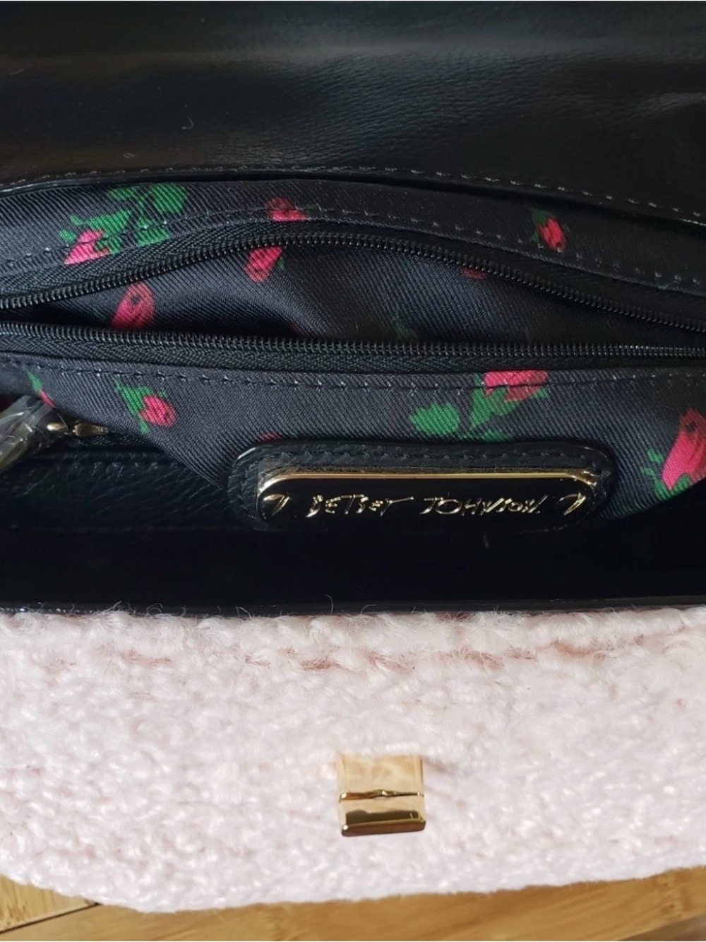 NWT BETSEY JOHNSON Adorable Flap XBody Curly Gurl Blush Purse - Picture 12 of 13
